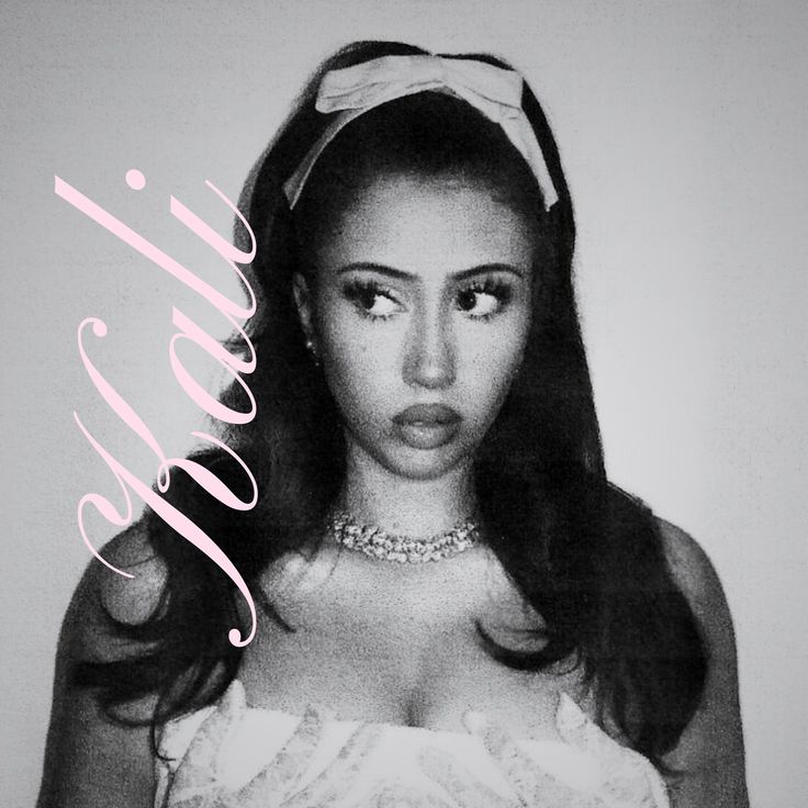 Collection of Kali Uchis in a gallery layout