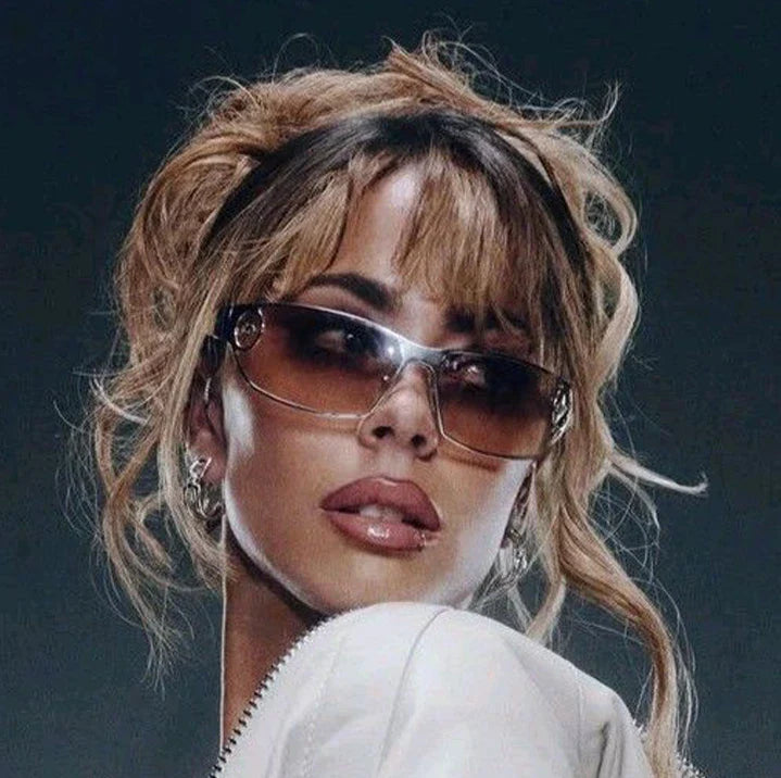Tini – versekstore