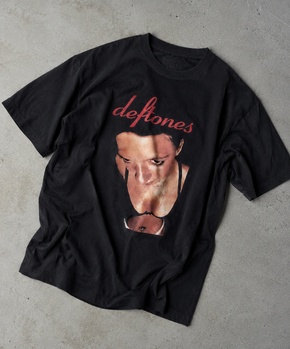 Deftones red