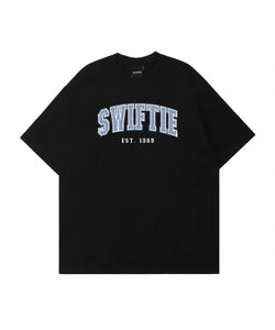 Collection of Swiftie STOCK OVERSIZED in a gallery layout